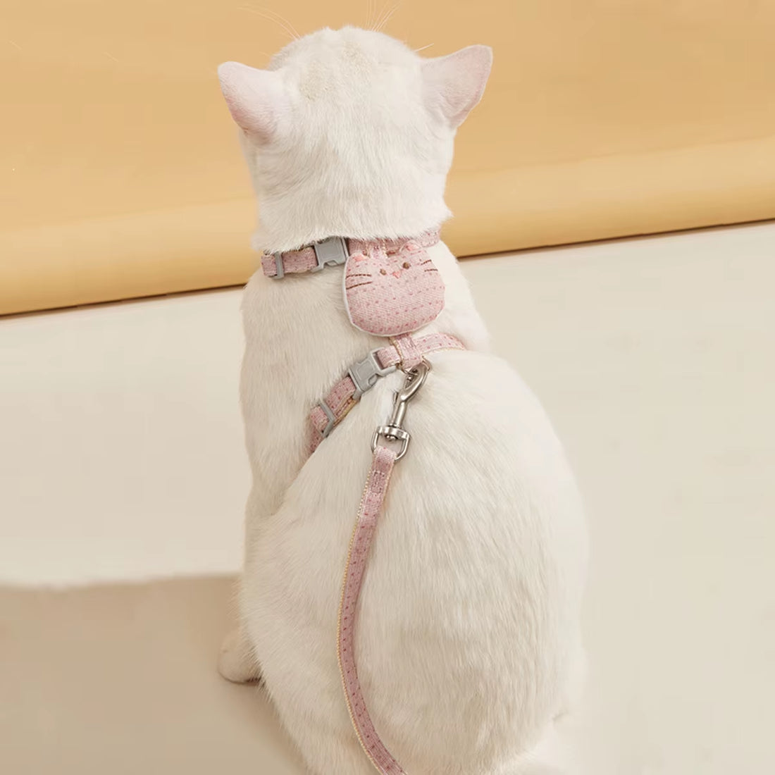 Adjustable Cat Harness Leash Set for Walking, Safety Belt