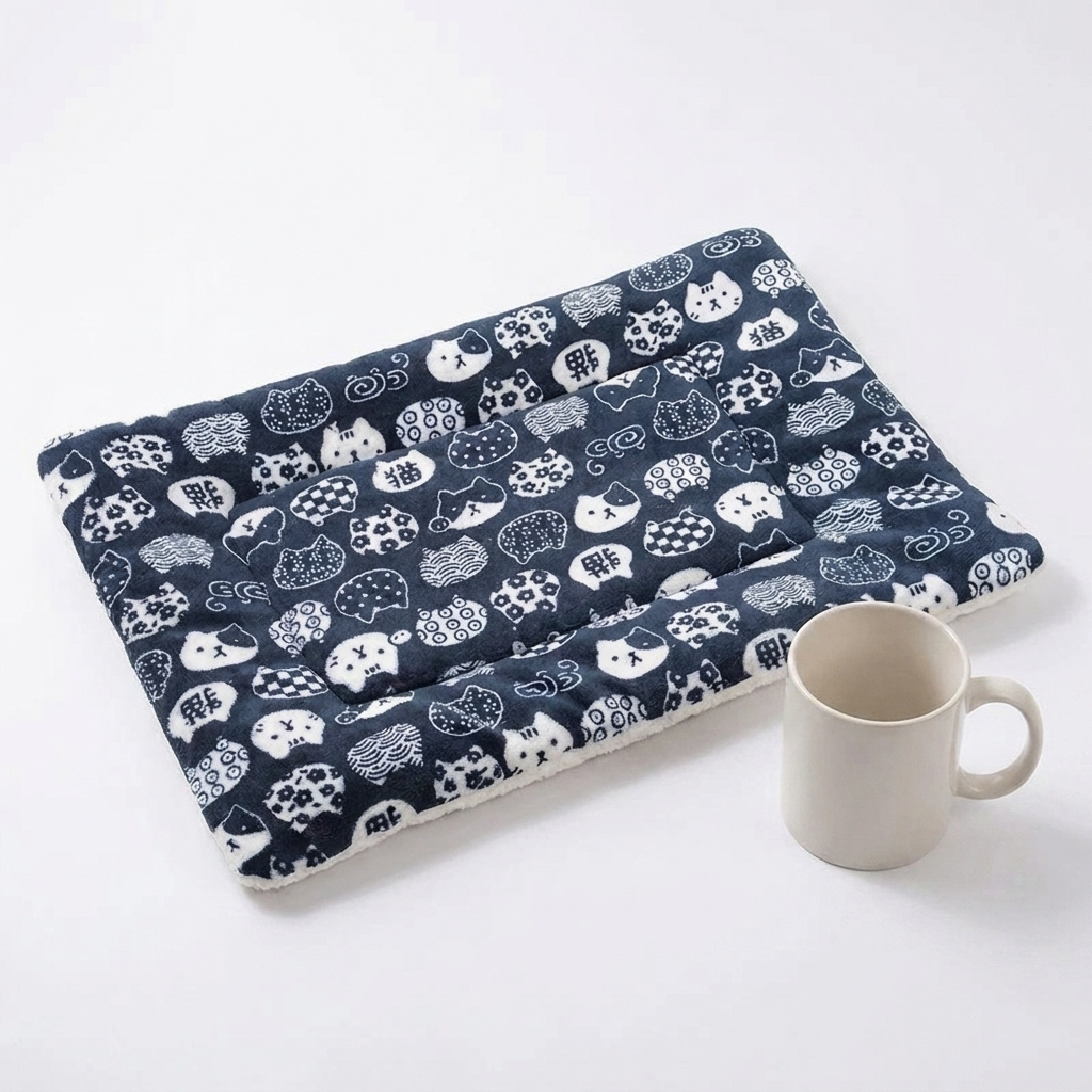 Flannel Pet Sleeping Mat – Cozy Warmth with Soft Breathable Fabric