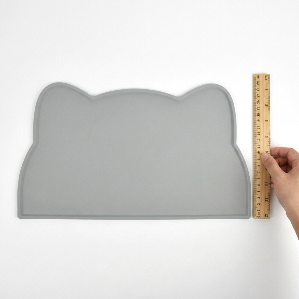 Silicone Pet Feeding Mat – Mess-Free Mealtimes with Waterproof Design
